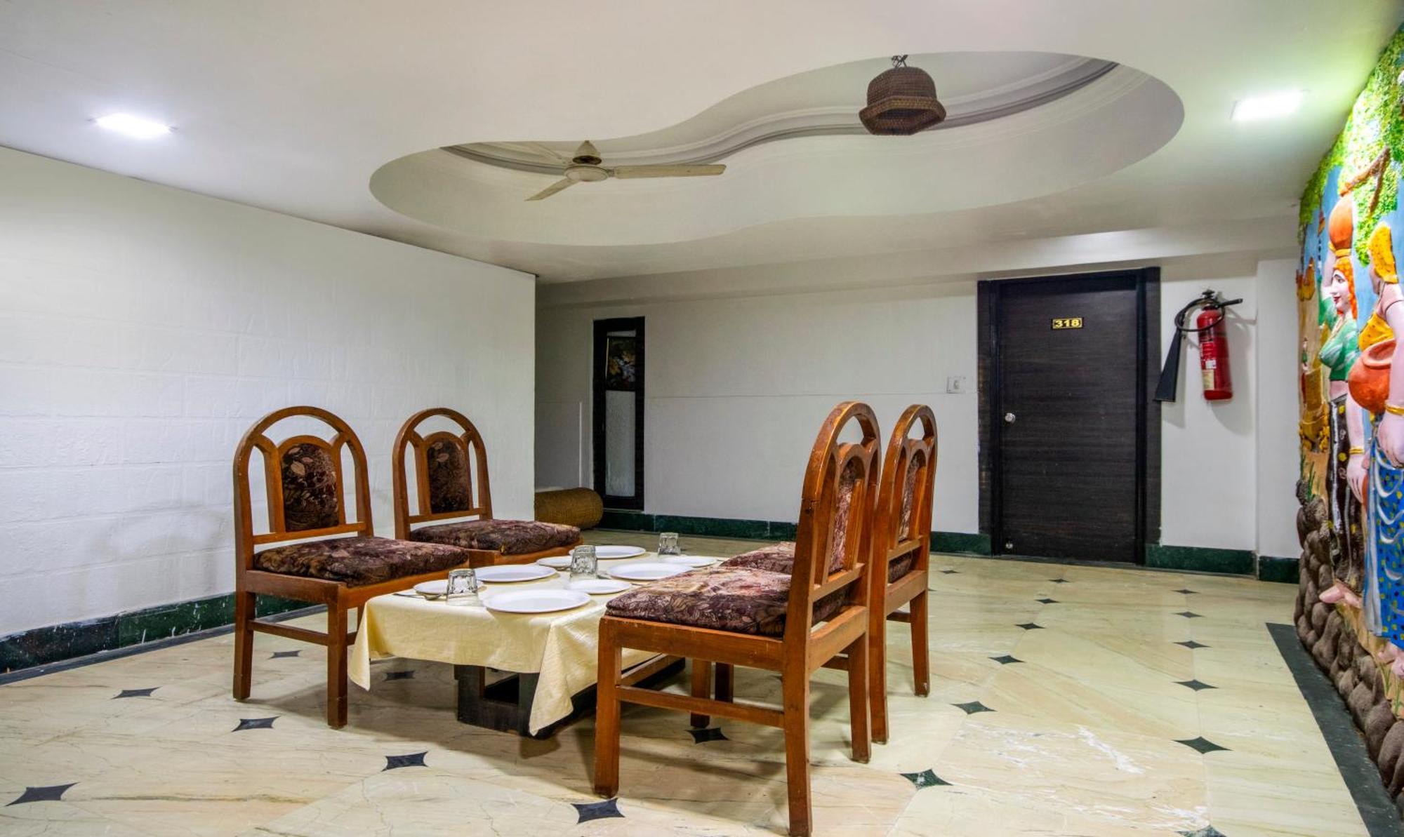 Itsy Hotels Shree Krishna Palace Ahmedabad Extérieur photo